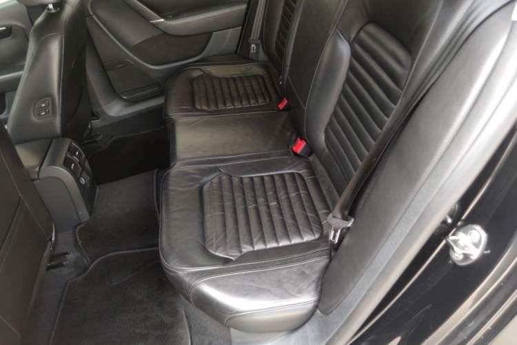 Used Volkswagen Magotan 2012 Revised Version 1.8TSI Leading Edition Left Rear Seat