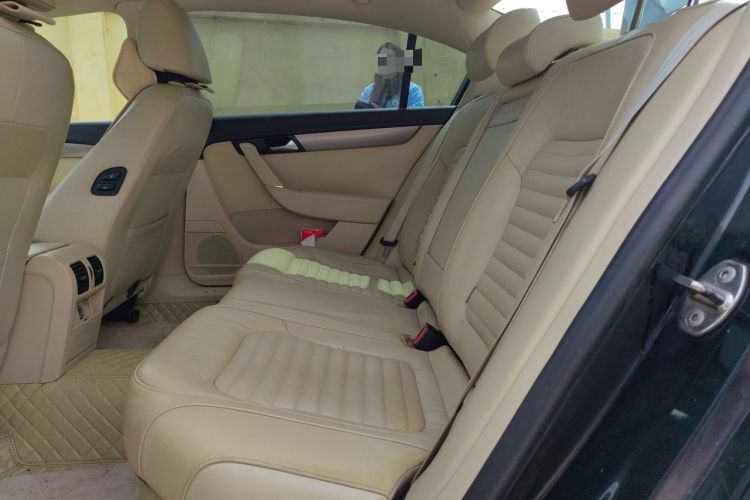 Used Volkswagen Magotan 2012 Revised Version 1.8TSI Leading Edition Left Rear Seat