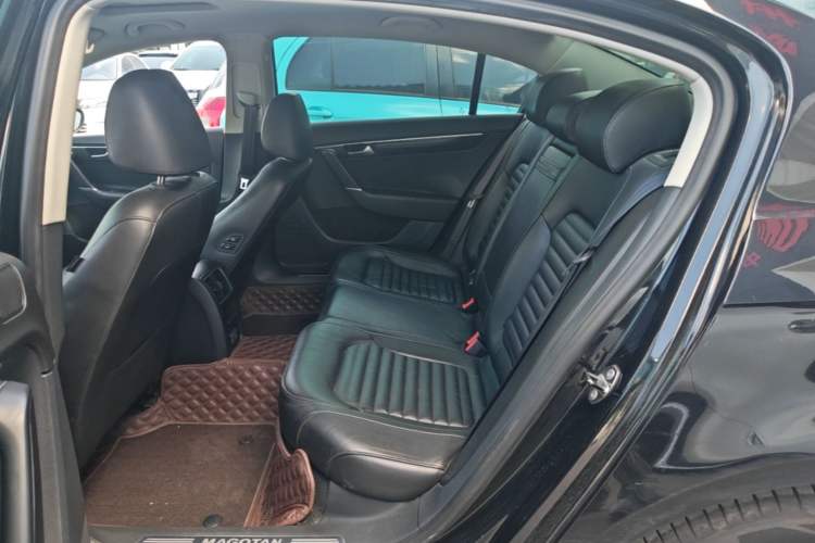 Used Volkswagen Magotan 2012 1.8TSI Luxury Model Left Rear Seat