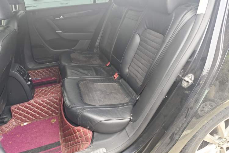Used Volkswagen Magotan 2012 1.8TSI Prestige Model Left Rear Seat