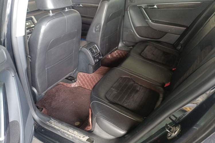 Used Volkswagen Magotan 2012 Revised Version 2.0 TSI Supreme Edition Left Rear Seat