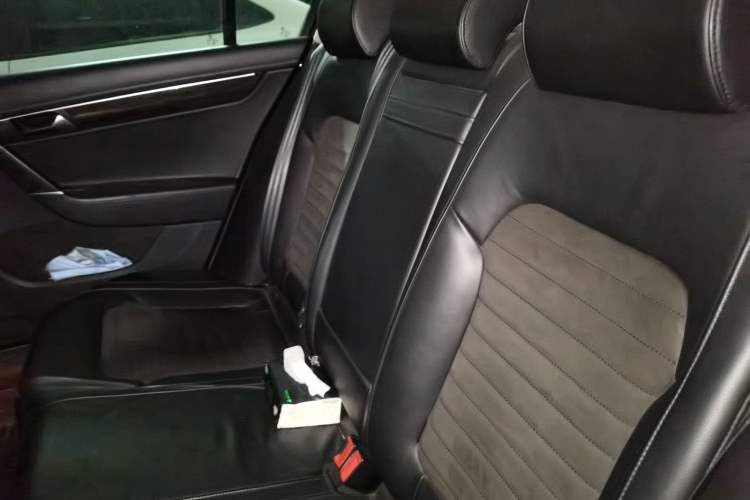 Used Volkswagen Magotan 2012 2.0 TSI Prestige Edition Left Rear Seat