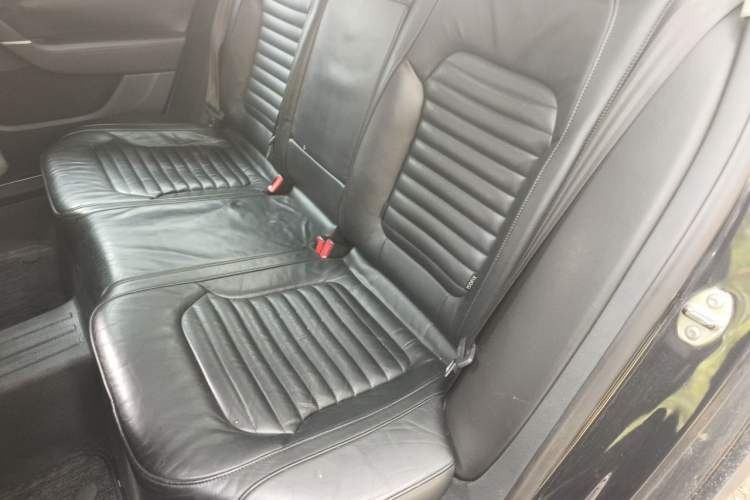 Used Volkswagen Magotan 2012 Revised 1.8TSI Luxury Version Left Rear Seat
