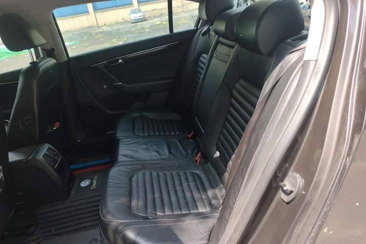 Used Volkswagen Magotan 2012 1.8TSI Luxury Model Left Rear Seat
