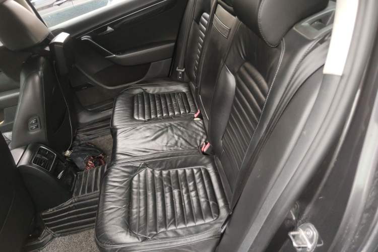 Used Volkswagen Magotan 2012 Revised 1.8TSI Luxury Version Left Rear Seat