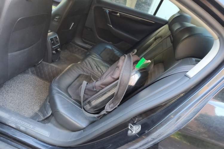 Used Volkswagen Magotan 2012 Facelift 1.8TSI Prestige Model Left Rear Seat