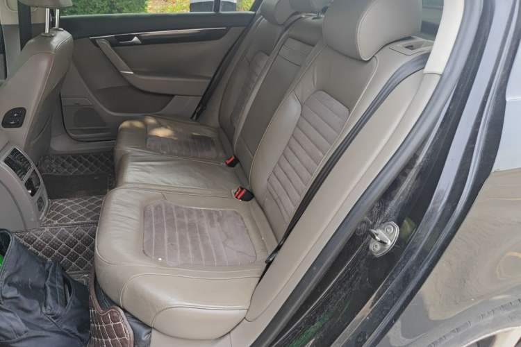 Used Volkswagen Magotan 2012 Facelift 2.0 TSI Prestige Model Left Rear Seat