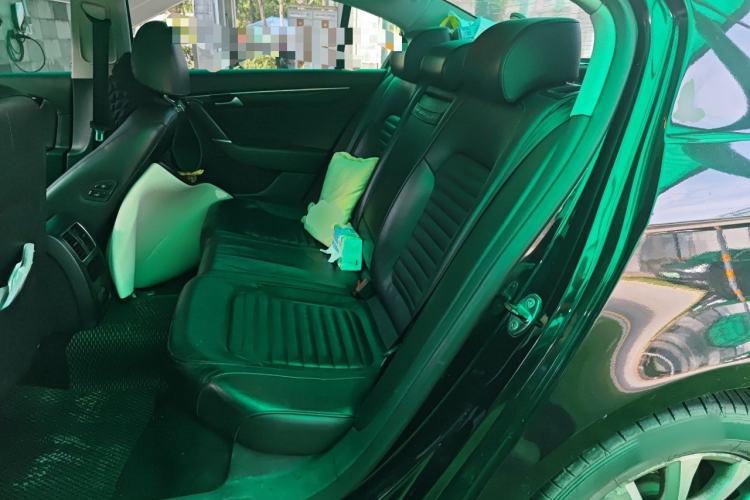 Used Volkswagen Magotan 2012 1.8TSI Luxury Model Left Rear Seat