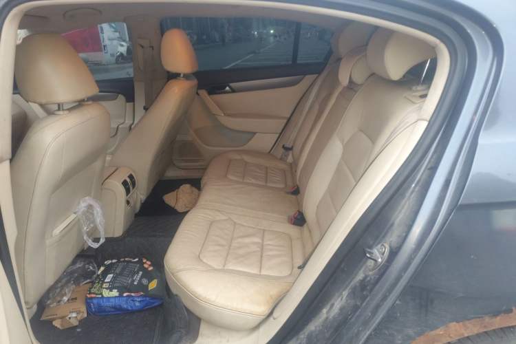 Used Volkswagen Magotan 2012 1.4TSI Comfort Edition Left Rear Seat