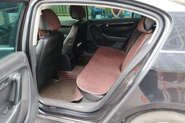 Used Volkswagen Magotan 2012 1.8TSI Luxury Model Left Rear Seat