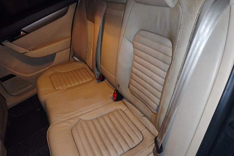 Used Volkswagen Magotan 2012 Revised Version 1.8TSI Leading Edition Left Rear Seat