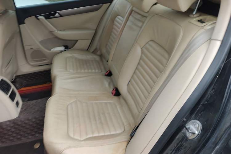 Used Volkswagen Magotan 2012 1.8TSI Luxury Model Left Rear Seat