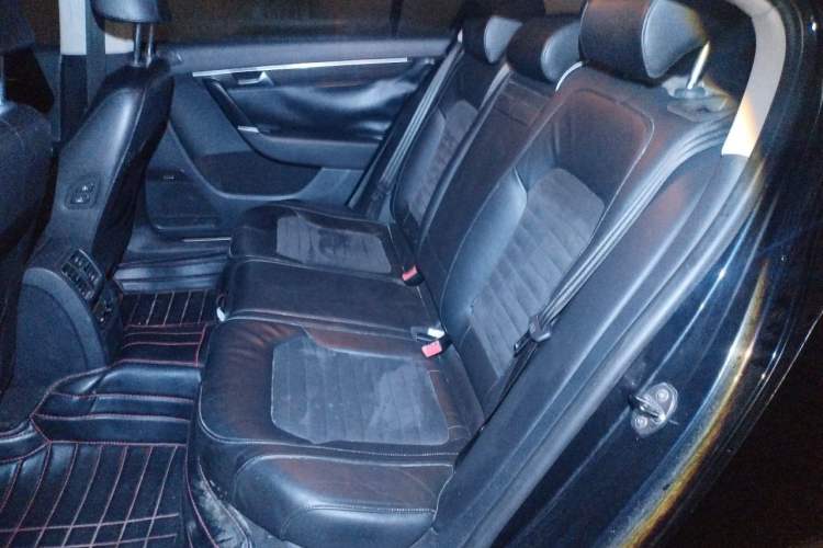 Used Volkswagen Magotan 2012 1.8TSI Prestige Model Left Rear Seat
