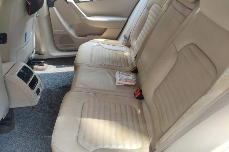 Used Volkswagen Magotan 2012 1.8TSI Luxury Model Left Rear Seat