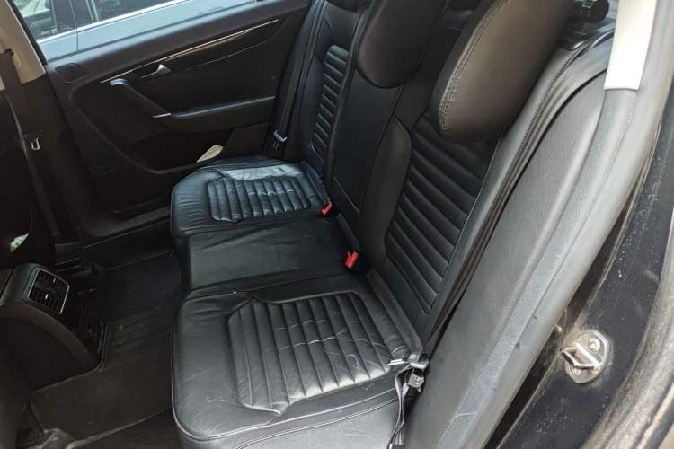 Used Volkswagen Magotan 2012 Revised 1.8TSI Luxury Version Left Rear Seat