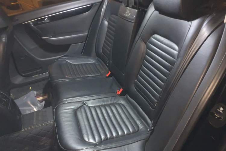 Used Volkswagen Magotan 2012 Revised 1.8TSI Luxury Version Left Rear Seat