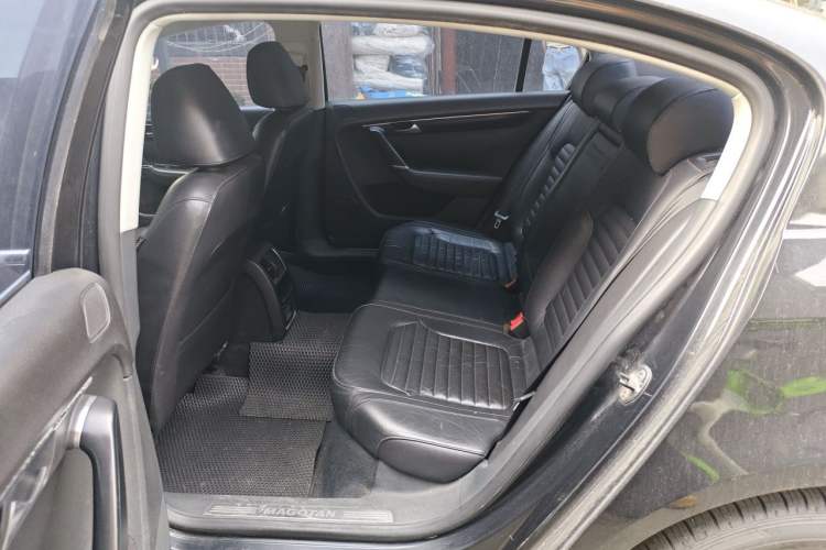 Used Volkswagen Magotan 2012 Revised 1.8TSI Luxury Version Left Rear Seat