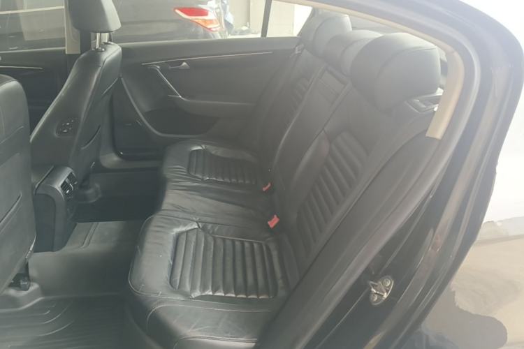 Used Volkswagen Magotan 2012 Revised Version 1.8TSI Leading Edition Left Rear Seat