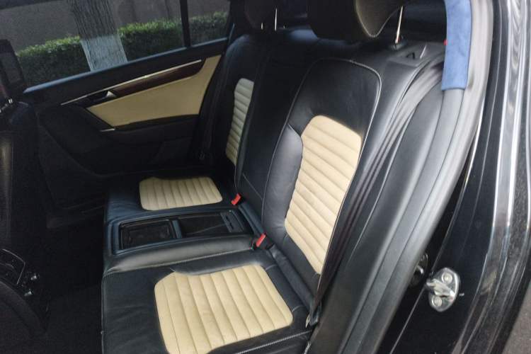 Used Volkswagen Magotan 2012 3.0 FSI Flagship Edition Left Rear Seat