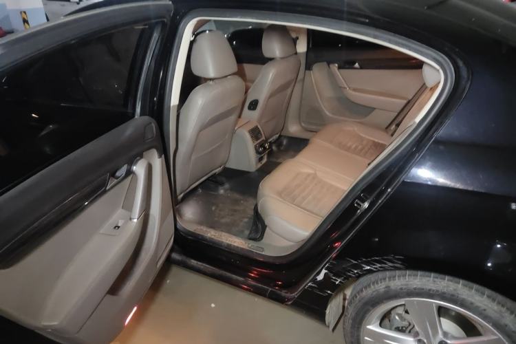 Used Volkswagen Magotan 2012 2.0 TSI Ultimate Edition Left Rear Seat
