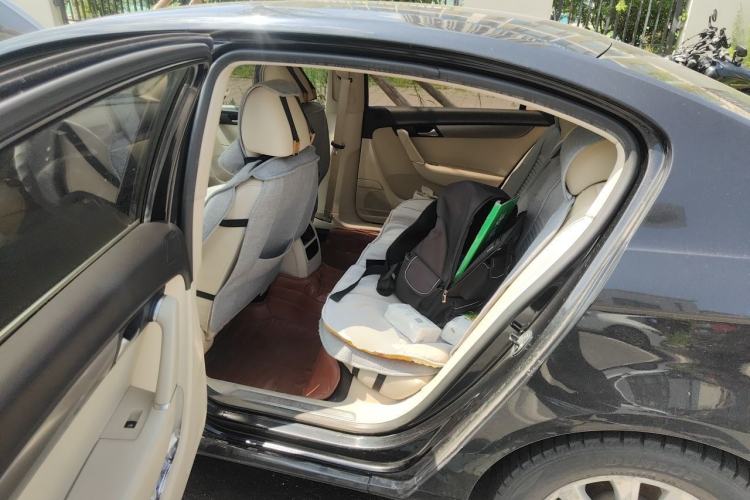 Used Volkswagen Magotan 2012 Revised 1.8TSI Luxury Version Left Rear Seat