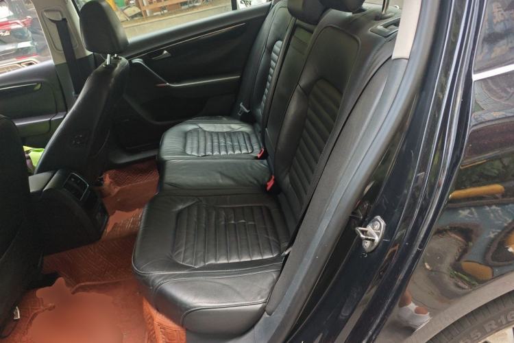 Used Volkswagen Magotan 2012 1.8TSI Luxury Model Left Rear Seat