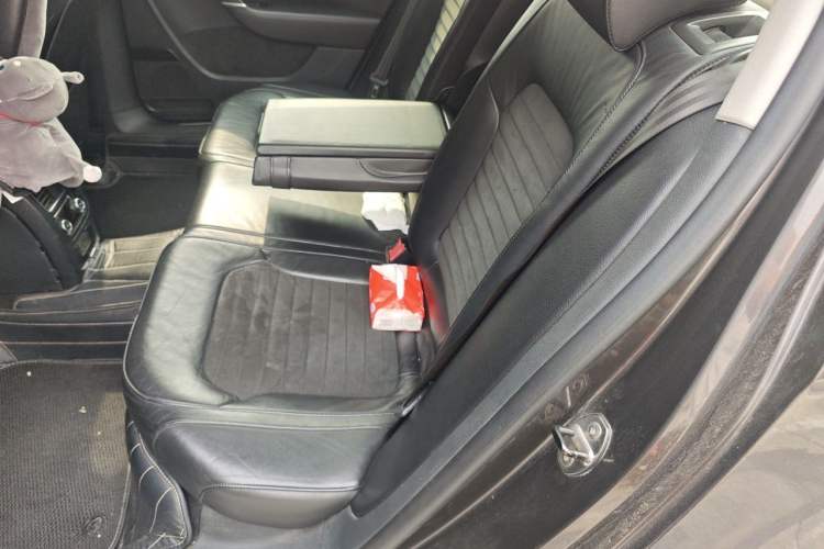 Used Volkswagen Magotan 2012 Facelift 1.8TSI Prestige Model Left Rear Seat