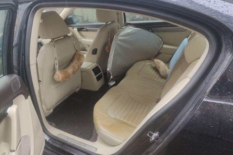 Used Volkswagen Magotan 2012 Revised 1.8TSI Luxury Version Left Rear Seat