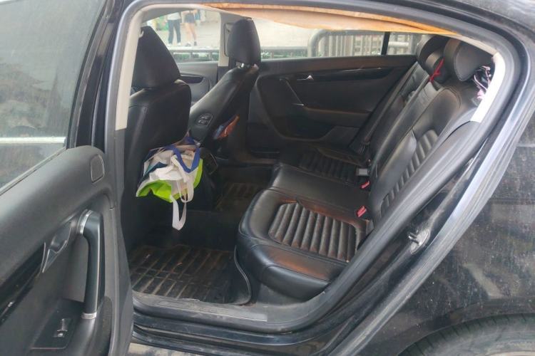 Used Volkswagen Magotan 2012 1.4TSI Luxury Model Left Rear Seat