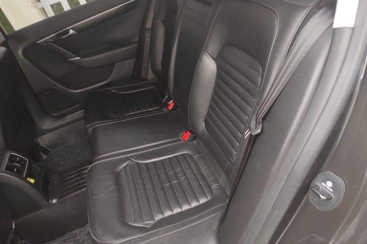 Used Volkswagen Magotan 2012 1.8TSI Luxury Model Left Rear Seat