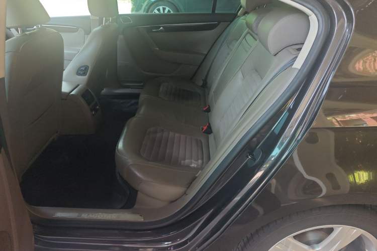 Used Volkswagen Magotan 2012 2.0 TSI Ultimate Edition Left Rear Seat