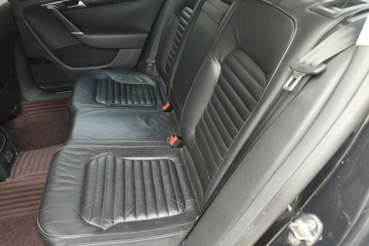 Used Volkswagen Magotan 2012 Revised 1.8TSI Luxury Version Left Rear Seat