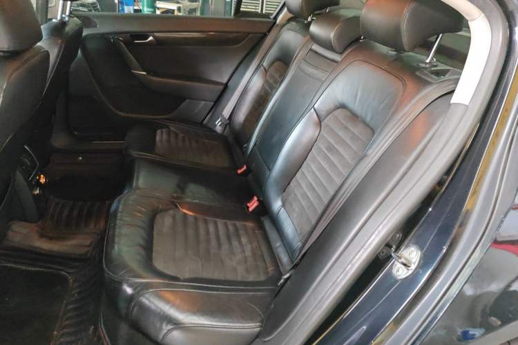 Used Volkswagen Magotan 2012 1.8TSI Prestige Model Left Rear Seat