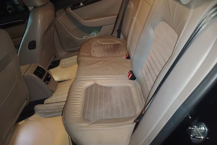 Used Volkswagen Magotan 2012 1.8TSI Prestige Model Left Rear Seat