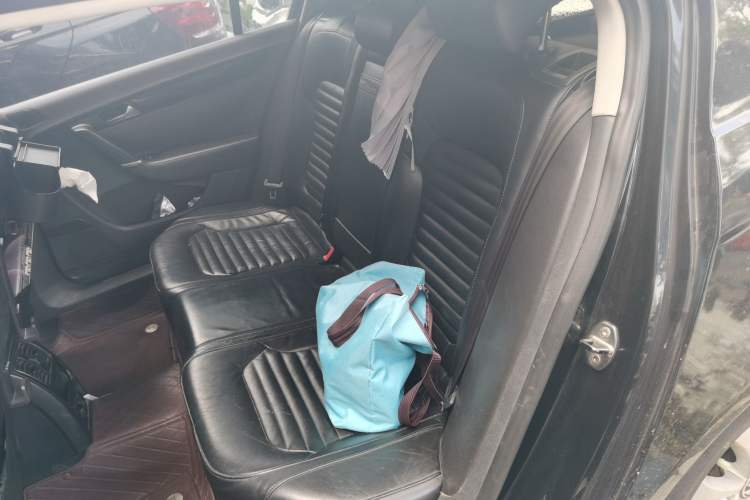 Used Volkswagen Magotan 2012 1.8TSI Luxury Model Left Rear Seat