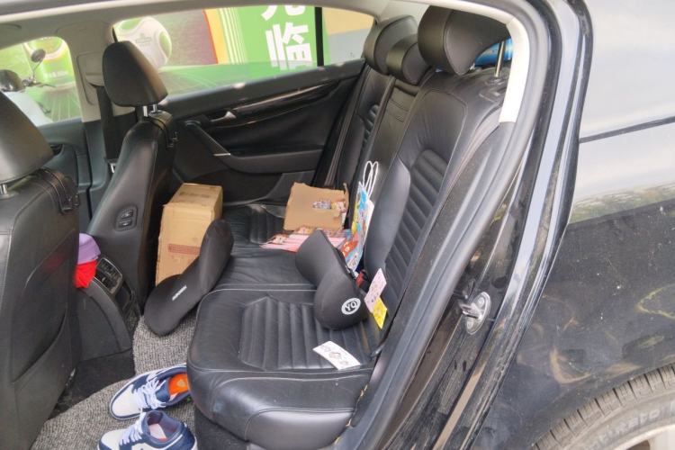 Used Volkswagen Magotan 2012 1.8TSI Luxury Model Left Rear Seat