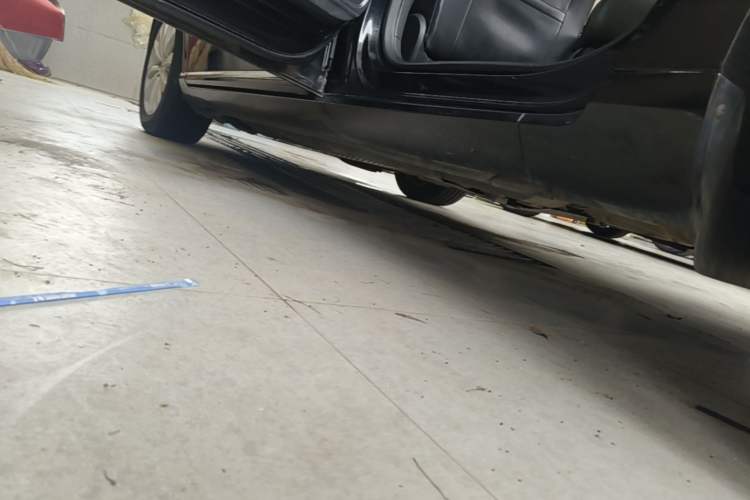 Used Volkswagen Magotan 2012 Revised Version 1.8TSI Leading Edition Left Side Sill