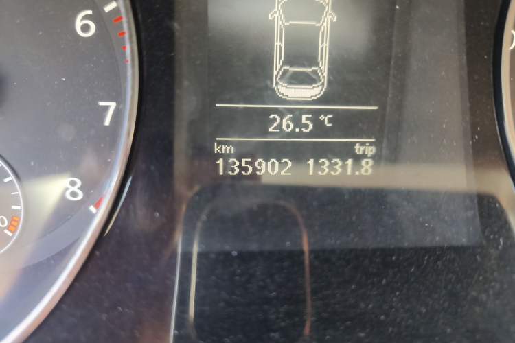 Used Volkswagen Magotan 2012 Revised 1.8TSI Luxury Version Odometer Close Up