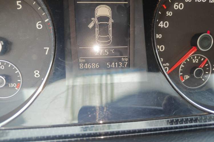Used Volkswagen Magotan 2012 Revised 1.8TSI Luxury Version Odometer Close Up