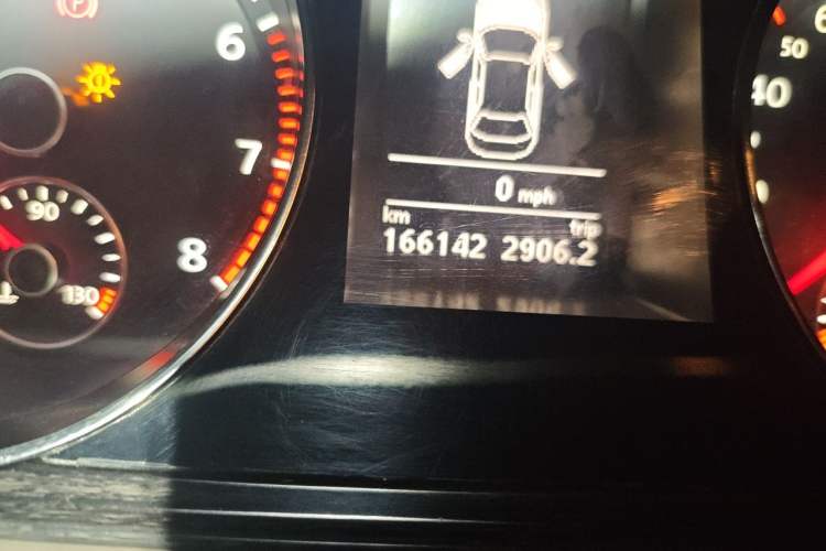 Used Volkswagen Magotan 2012 2.0 TSI Prestige Edition Odometer Close Up