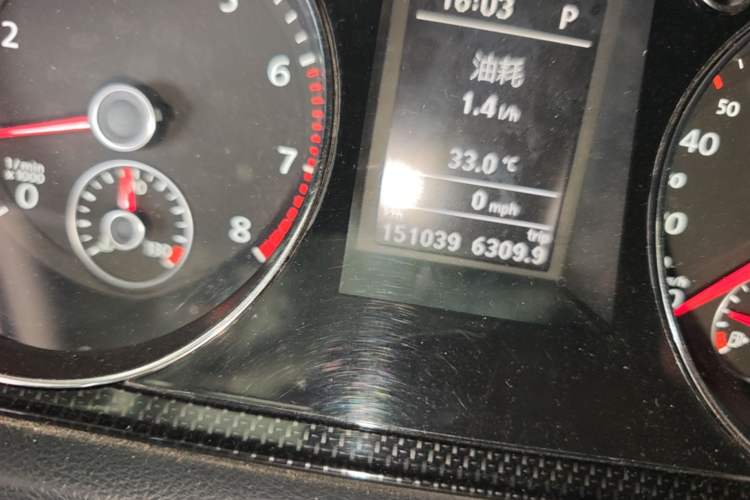 Used Volkswagen Magotan 2012 Revised Version 1.8TSI Leading Edition Odometer Close Up