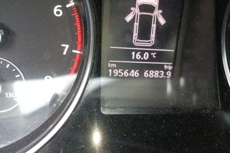 Used Volkswagen Magotan 2012 Travel Edition 2.0 TSI Four-Wheel Drive Luxury Version Odometer Close Up
