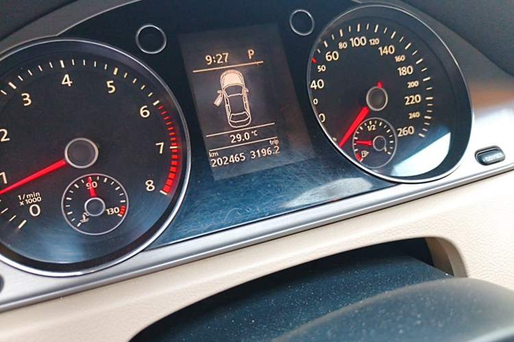 Used Volkswagen Magotan 2012 Revised 1.8TSI Luxury Version Odometer Close Up
