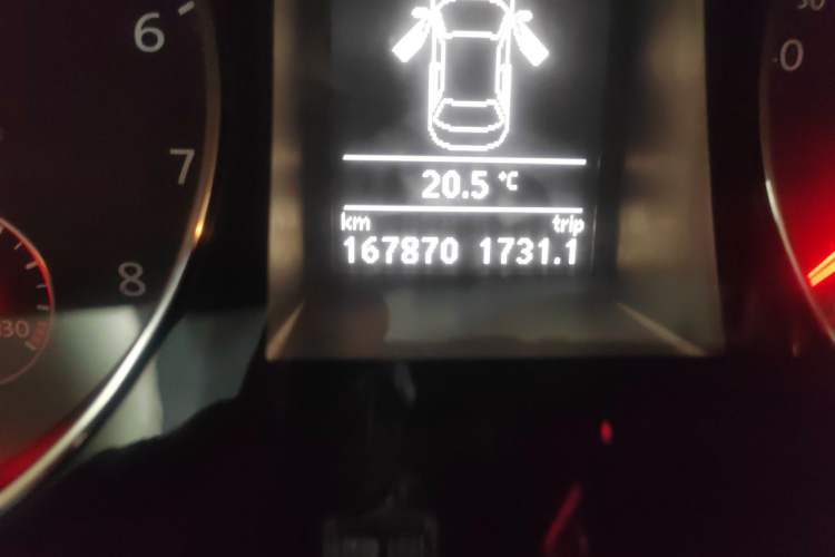 Used Volkswagen Magotan 2012 Facelift 1.8TSI Prestige Model Odometer Close Up