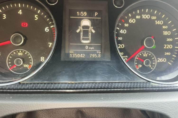 Used Volkswagen Magotan 2012 Revised 1.8TSI Luxury Version Odometer Close Up