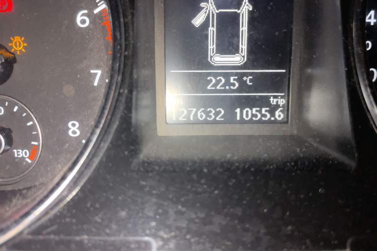 Used Volkswagen Magotan 2012 Travel Edition 2.0 TSI 4x4 Comfort Version Odometer Close Up