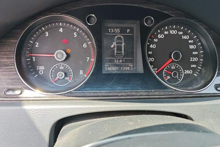 Used Volkswagen Magotan 2012 Revised 1.8TSI Comfort Version Odometer Close Up