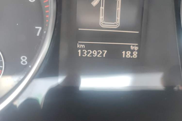 Used Volkswagen Magotan 2012 Travel Edition 2.0 TSI Comfort Version Odometer Close Up