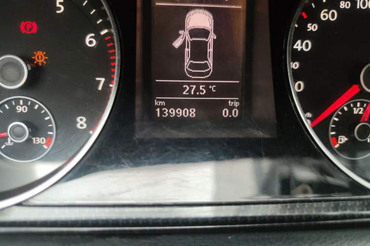 Used Volkswagen Magotan 2012 Revised 1.8TSI Luxury Version Odometer Close Up