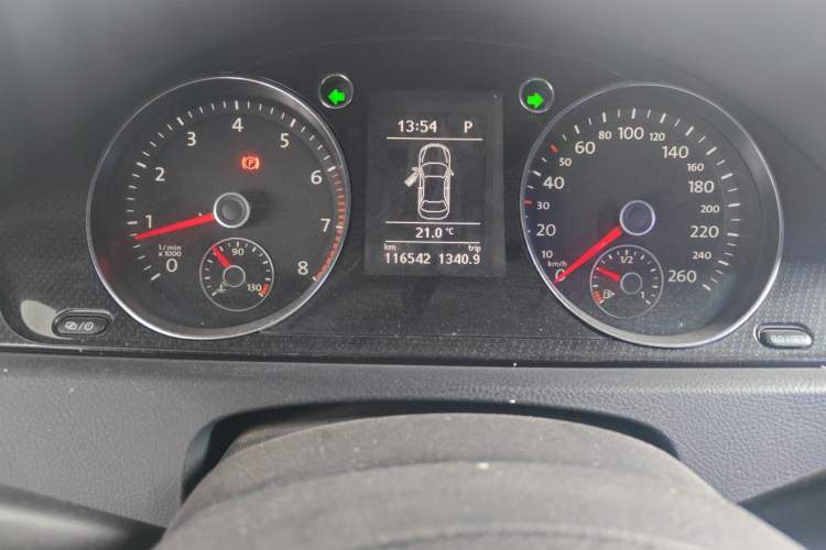 Used Volkswagen Magotan 2012 Revised 1.8TSI Luxury Version Odometer Close Up